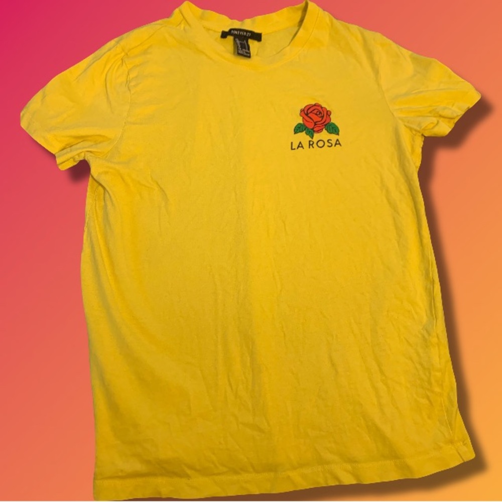 Forever 21 “La Rosa” T-Shirt 🌹💛